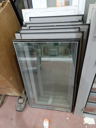 Ventana aluminio con persiana