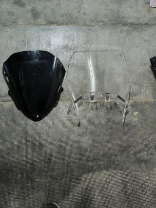 Parabrisas Moto Negro y Transparente