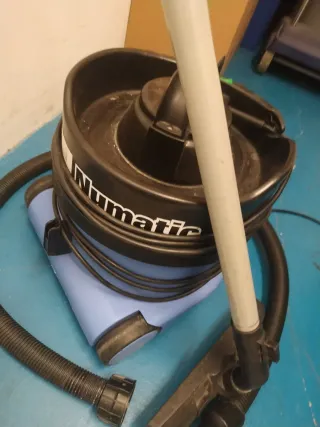 Lote aspiradoras y escaleras