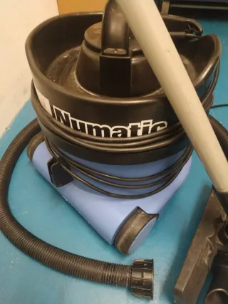 Lote aspiradoras y escaleras