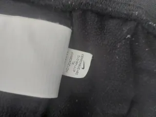 Chaqueta Nike con capucha negra