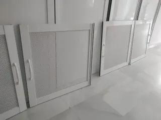 Puertas blancas aluminio semi nuevas completas