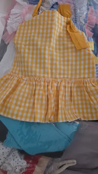Vestido de cuadros amarillo y blanco 7 años