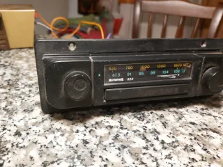 Autoradio Autovox d'epoca con Fm slitta estraibile