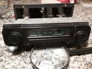 Autoradio Autovox d'epoca con Fm slitta estraibile