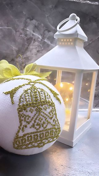 Sfera decorativa fatta a mano