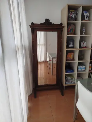 Espejo de pie antiguo restaurado