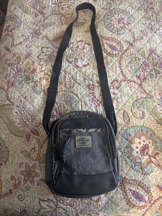 Bandolera Pepe Jeans grande, varios bolsillos