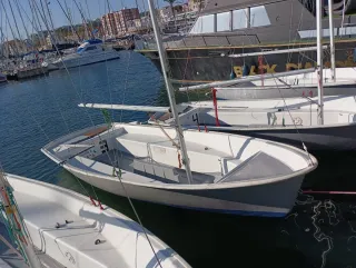 Raquero escuela vela