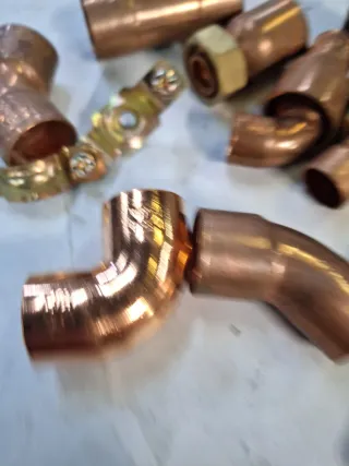 Lote de accesorios de fontanería de cobre