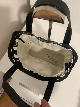 Bolso Negro Calado con Funda Cruda