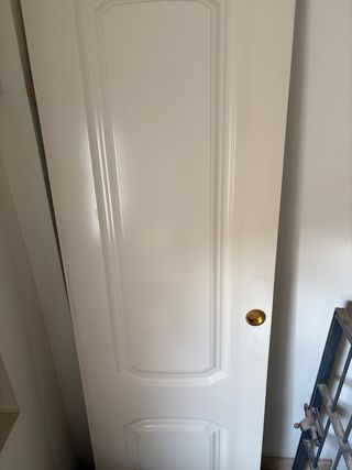 Puerta corredera lacada blanca