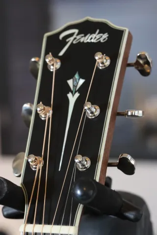 Guitarra Acústica Fender 220E Orchestra Mahogany