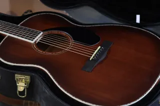 Guitarra Acústica Fender 220E Orchestra Mahogany