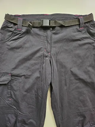 Pantalón trekking negro con cinturón