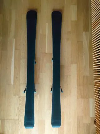 Esquís Salomon QST LUX Jr + Fijaciones