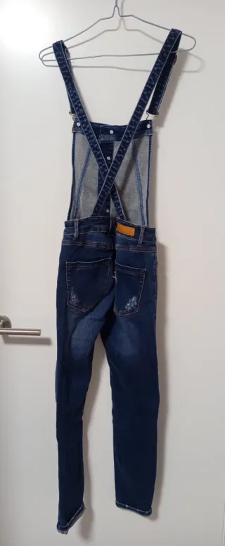 Mono vaquero desgastado