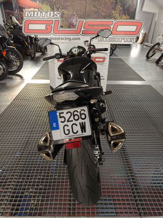 Kawasaki Z1000 Negra
