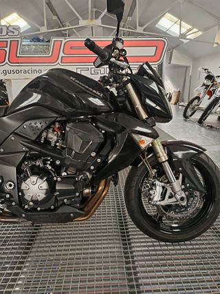 Kawasaki Z1000 Negra