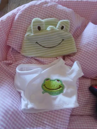 Muñeca Nenuco Oriental+ vestidos