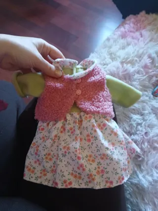 Muñeca Nenuco Oriental+ vestidos