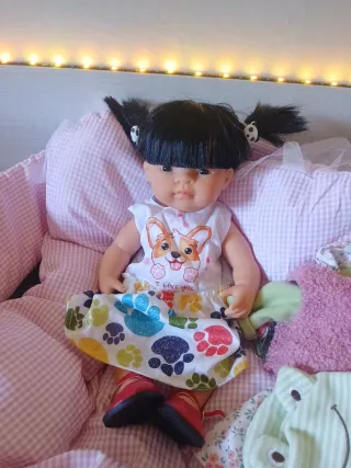 Muñeca Nenuco Oriental+ vestidos