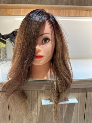 Maniquí peluquería cabello natural