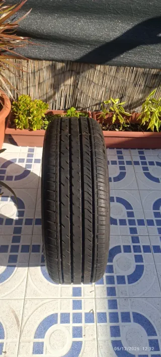 Llanta completa + neumatico al 95% Qashqai 2009