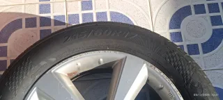 Llanta completa + neumatico al 95% Qashqai 2009