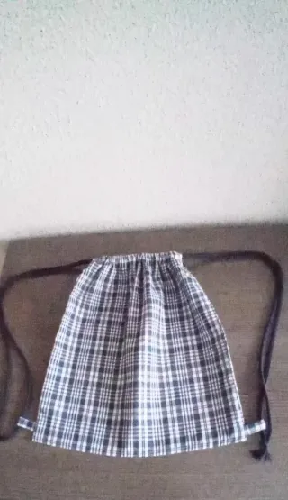 Mochilas, monederos, turbantes con tela de hierbas