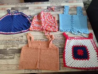 Tops de punto hechos a mano