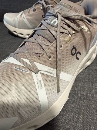 On Running Cloud 44 Beige/Gris