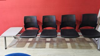 Mesita y 4 Sillas Sala de Espera