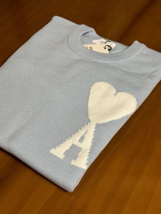 Jersey Ami Paris Azul Claro Corazón Blanco