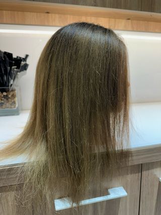 Maniquí peluquería cabello natural