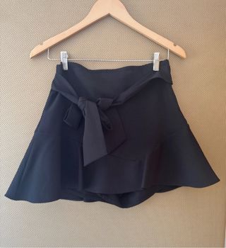 Falda pantalón negra con lazo