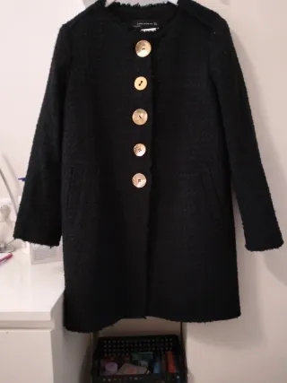Chaqueta Zara Mujer Negra Botones Dorados.