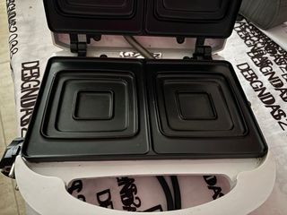 Sandwichera Nevir Blanca