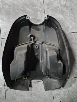 Contraescudo Vespa LX