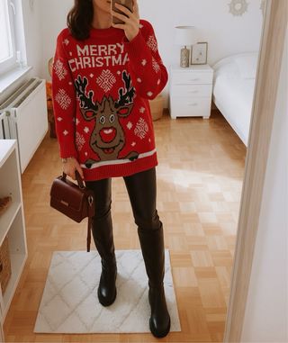 Maglione natalizio con renna