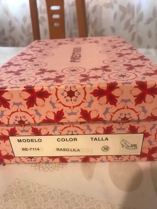 Zapatos de raso lila talla 38 y cartera a juego