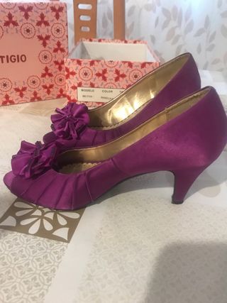 Zapatos de raso lila talla 38 y cartera a juego