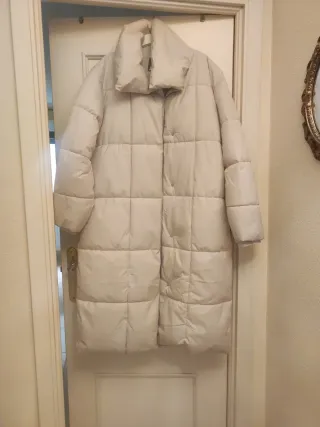 Plumífero largo beige muy calentito da mucha talla