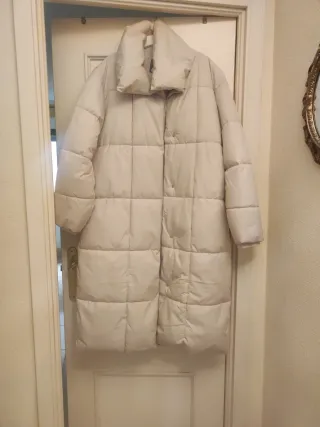 Plumífero largo beige muy calentito da mucha talla