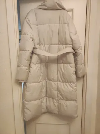 Plumífero largo beige muy calentito da mucha talla