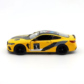 BMW M8 COMPETITION-Amarillo-1:36-KINSMART