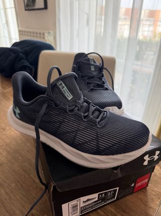 Zapatillas Under Armour Talla 37.5 Nuevas
