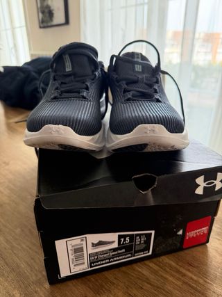 Zapatillas Under Armour Talla 37.5 Nuevas