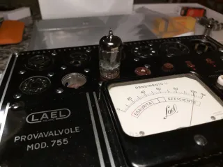 Coppia Valvole Fivre ECC82 amplificatrici nuove.