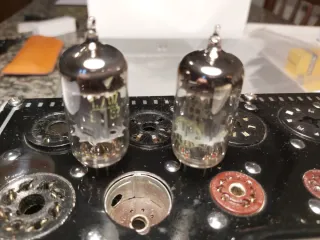 Coppia Valvole Fivre ECC82 amplificatrici nuove.